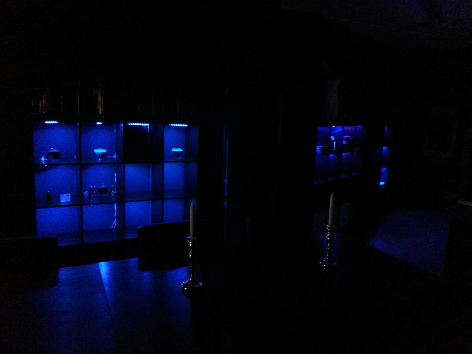 Pausenraum bei Nacht